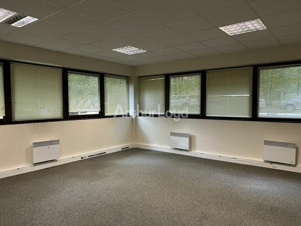 BUREAUX à LOUER de 236 m²