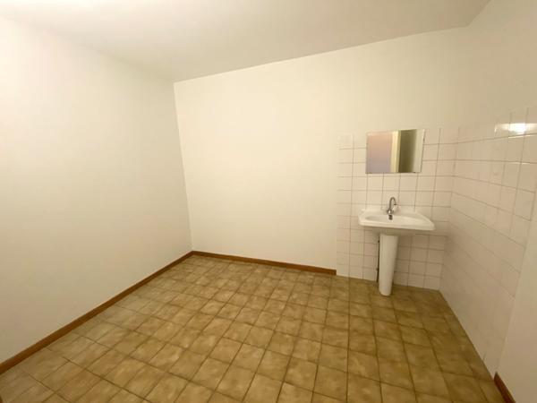 Local d'activité Castelnaudary 5 pièce(s) 63.93m2