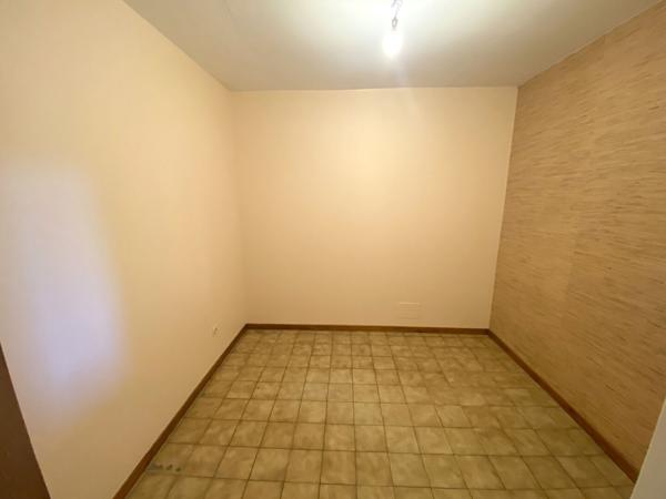 Local d'activité Castelnaudary 5 pièce(s) 63.93m2