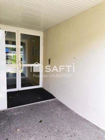 APPARTEMENT RDC AVEC JARDINET.