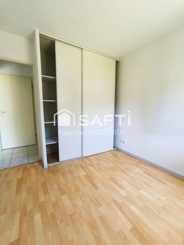 APPARTEMENT RDC AVEC JARDINET.