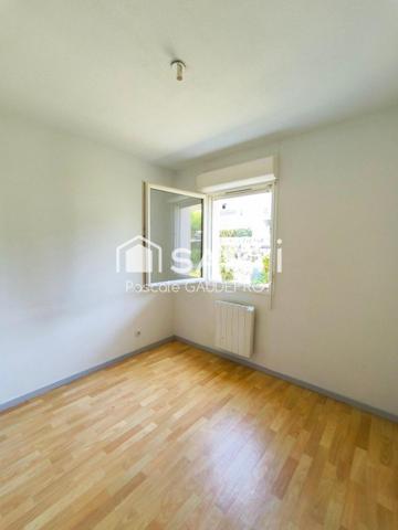 APPARTEMENT RDC AVEC JARDINET.