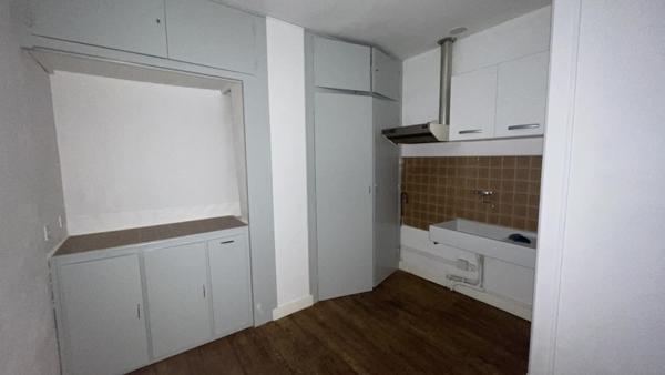 Maison à vendre 66 780 € Sainte-Foy-la-Grande 3 p 94 m² DPE D