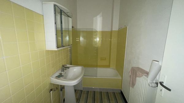 Maison à vendre 66 780 € Sainte-Foy-la-Grande 3 p 94 m² DPE D