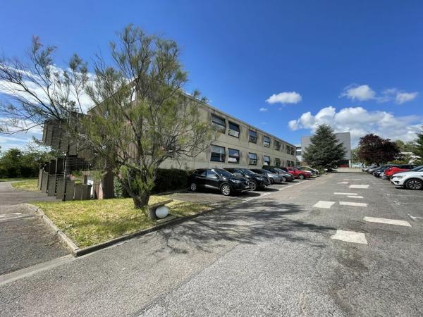 BUREAUX à VENDRE de 2513 m²