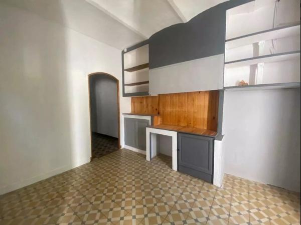 FUVEAU  MAISON DE VILLAGE - JARDIN, DÉPENDANCES - GRENIER AMÉNAGEABLE  80 M² HABITABLES  290 000