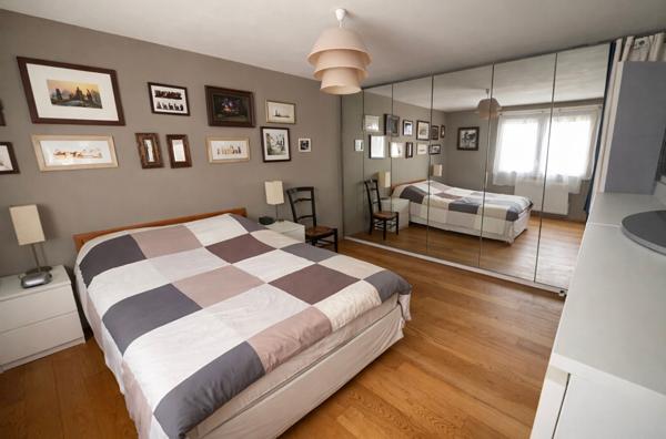 Maison / SEJOUR  CUISINE 54m2 / 5 chambres / 1 SDB / 1 SDE / Combles amenagés / terrain 450m2