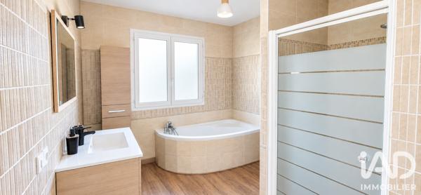 Maison à vendre 6 pièces 145 m² Léognan