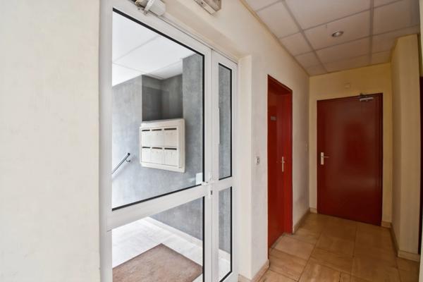 Appartement à vendre 2 pièces ANTONY (92) avec garage box et cave proche commerces et gare RER