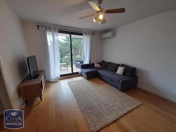 Appartement à louer 2 pièces 47.08m² Six-Fours-les-Plages (83140)