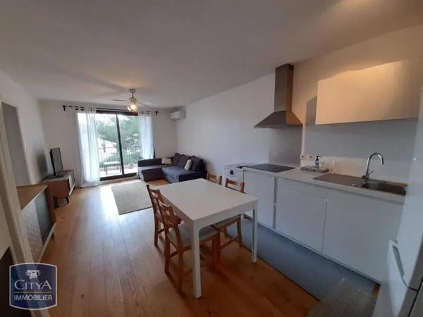 Appartement à louer 2 pièces 47.08m² Six-Fours-les-Plages (83140)
