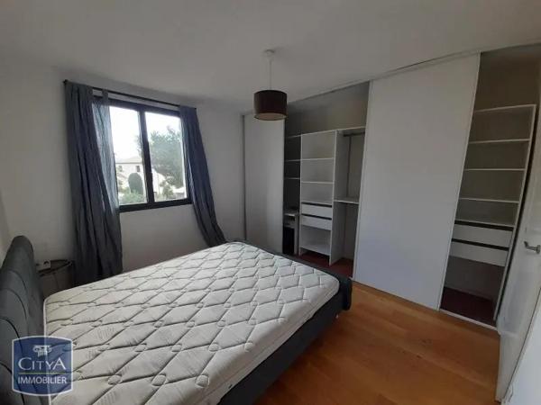 Appartement à louer 2 pièces 47.08m² Six-Fours-les-Plages (83140)
