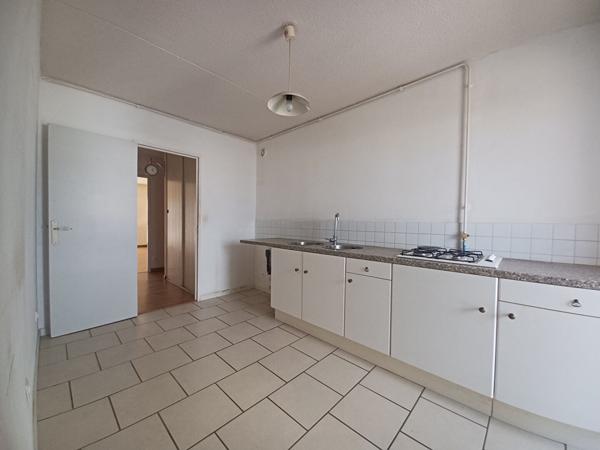 33000 BORDEAUX LE BOUSCAT - Appartement 3 pièces 68 m² A vendre .