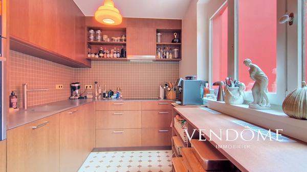Sompteuse maison de 200m² avec terrasse et box . LILLE