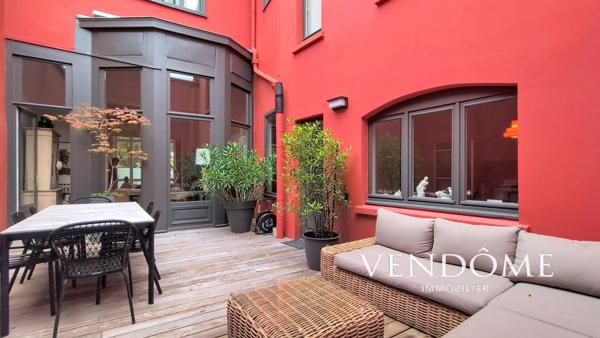 Sompteuse maison de 200m² avec terrasse et box . LILLE