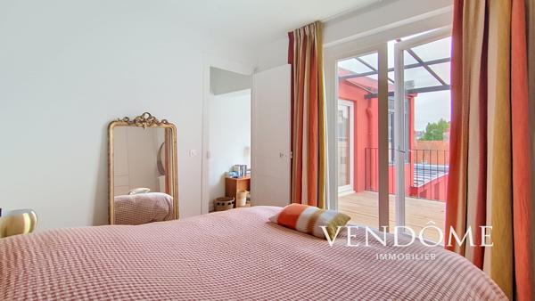 Sompteuse maison de 200m² avec terrasse et box . LILLE