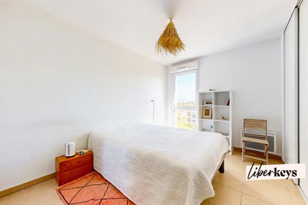 MARSEILLE 8E – SAINTE-ANNE | T2 AU DERNIER ÉTAGE AVEC TERRASSE ET VUE DÉGAGÉE