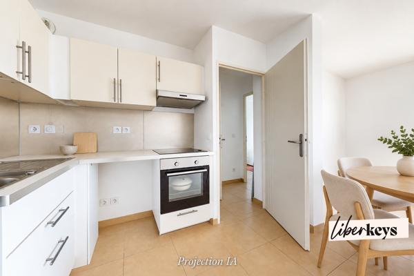 MARSEILLE 8E – SAINTE-ANNE | T2 AU DERNIER ÉTAGE AVEC TERRASSE ET VUE DÉGAGÉE