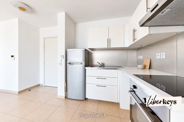 MARSEILLE 8E – SAINTE-ANNE | T2 AU DERNIER ÉTAGE AVEC TERRASSE ET VUE DÉGAGÉE