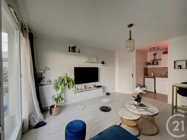 Appartement à vendre  3 pièces - 64 m2 LE BLANC MESNIL - 93