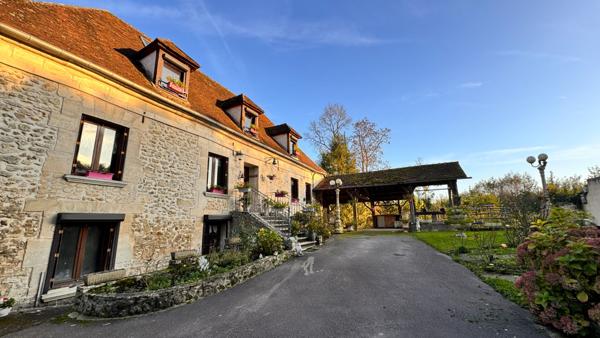 NOAILLES PROCHE PROPRIETE 10 PIECES SEJOUR DOUBLE SALON 6 CHAMBRES 3 GARAGES JARDIN CLOS DE 8440M² ENV.