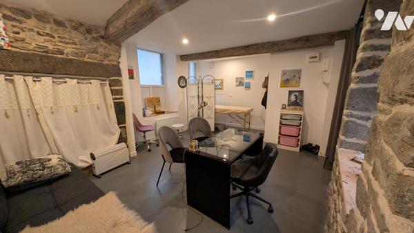 Immeuble centre villedieu avec local commercial et appartement loués