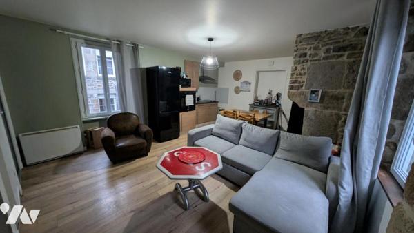 Immeuble centre villedieu avec local commercial et appartement loués