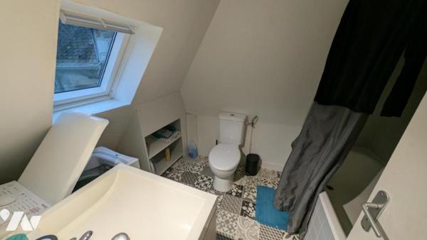 Immeuble centre villedieu avec local commercial et appartement loués