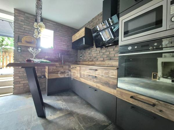 VENTE A TERME LIBRE - Maison 6 pièces PONS (17) - Centre ville - Piscine - Terrain de 167m²