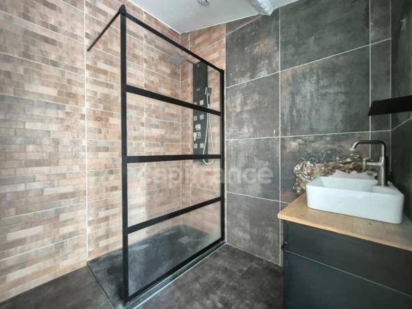 VENTE A TERME LIBRE - Maison 6 pièces PONS (17) - Centre ville - Piscine - Terrain de 167m²