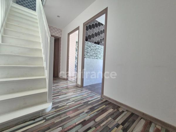 VENTE A TERME LIBRE - Maison 6 pièces PONS (17) - Centre ville - Piscine - Terrain de 167m²