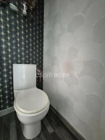VENTE A TERME LIBRE - Maison 6 pièces PONS (17) - Centre ville - Piscine - Terrain de 167m²