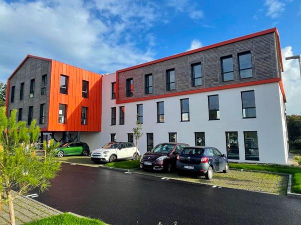 Bureaux à vendre ou à louer à Pornic 108 m2 avec parkings privatifs
