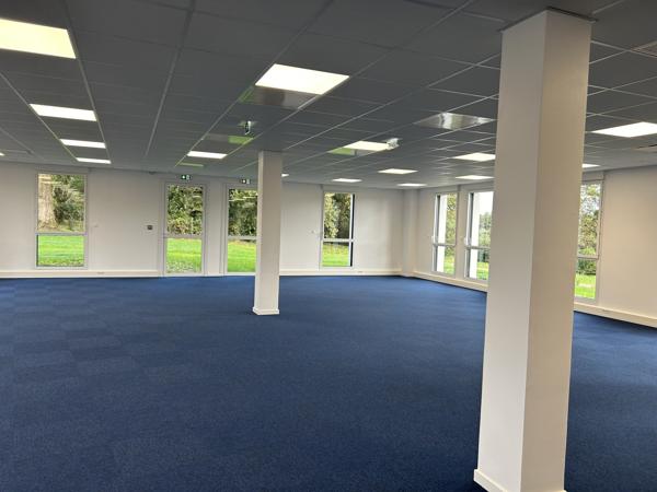 Bureaux à vendre ou à louer à Pornic 108 m2 avec parkings privatifs