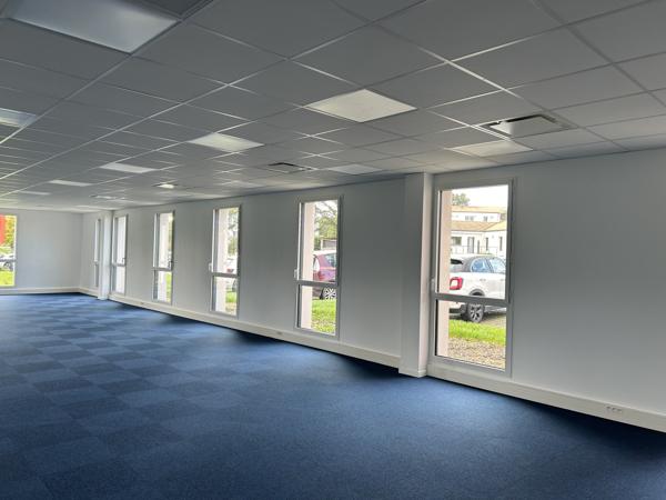 Bureaux à vendre ou à louer à Pornic 108 m2 avec parkings privatifs