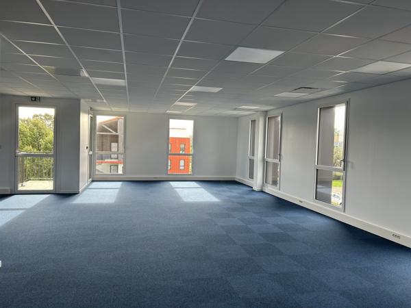 Bureaux à vendre ou à louer à Pornic 108 m2 avec parkings privatifs