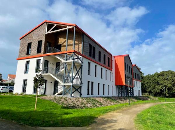 Bureaux à vendre ou à louer à Pornic 108 m2 avec parkings privatifs