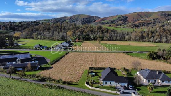 Terrain de 1 060 m²