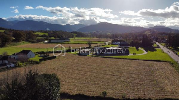 Terrain de 1 060 m²