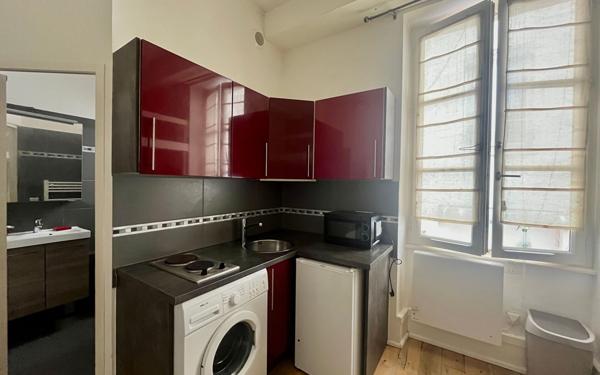 Appartement à louer    1 pièce •  Lyon 8