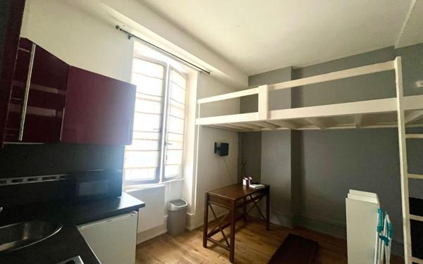Appartement à louer    1 pièce •  Lyon 8
