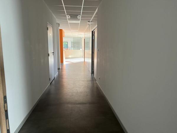 TOURS SUD EST LES YVAUDIERES BUREAUX A LOUER DE 287 M² STATIONNEMENT FACILE