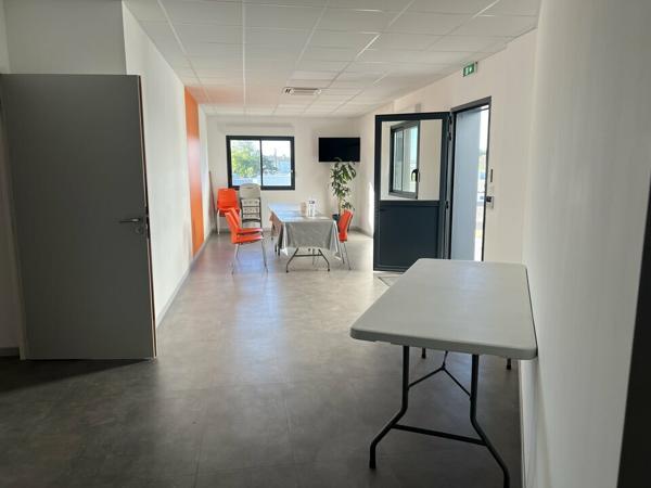 TOURS SUD EST LES YVAUDIERES BUREAUX A LOUER DE 287 M² STATIONNEMENT FACILE