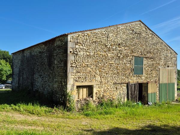 Grange agricole 170 m² avec terrain – Saint-Coutant-le-Grand 17430