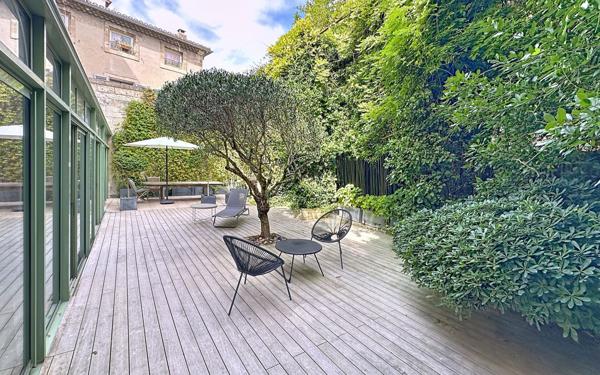 Appartement à vendre    3 pièces • 130 m2 Avignon