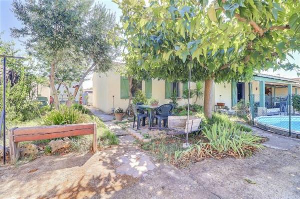 Saint-Gilles – Maison de plain-pied 3 chambres, piscine et garage