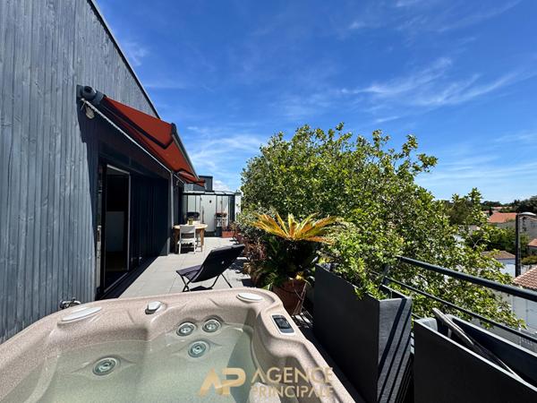 Appartement T3 bis - 110m2 - Dernier étage avec terrasse - Box et parking - La Genette 790 000 € **  - Référence  JH742D1