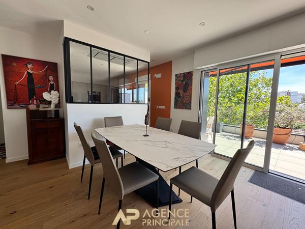 Appartement T3 bis - 110m2 - Dernier étage avec terrasse - Box et parking - La Genette 790 000 € **  - Référence  JH742D1