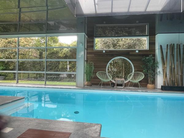 Maison d'exception, 5 chambres, Piscine couverte ,hammam, jardin arboré