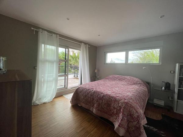 Maison d'exception, 5 chambres, Piscine couverte ,hammam, jardin arboré